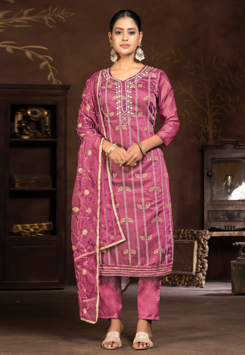 Pink Cotton Pakistani Suit 281097