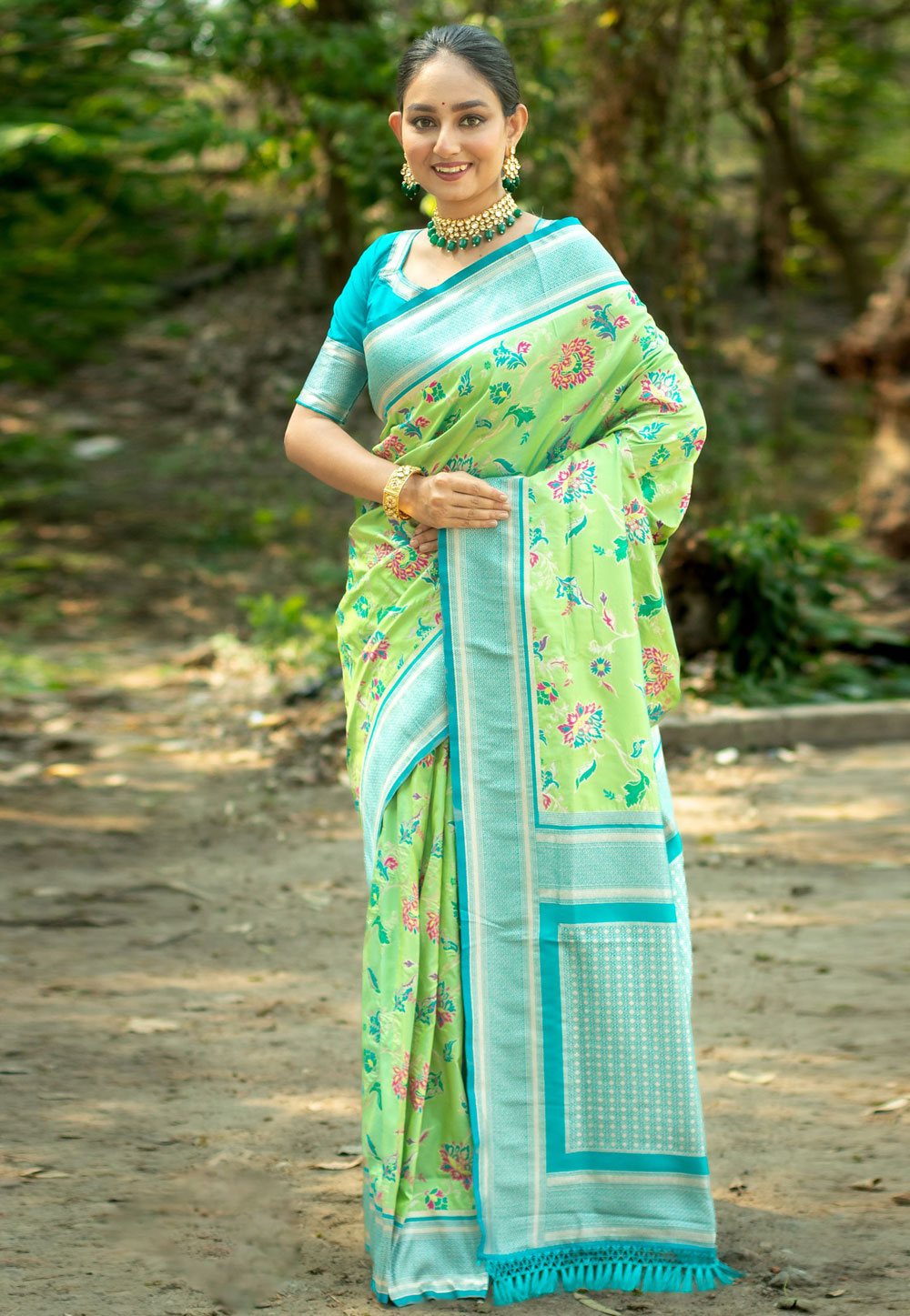 Pista Green Banarasi Silk Saree With Blouse 285380