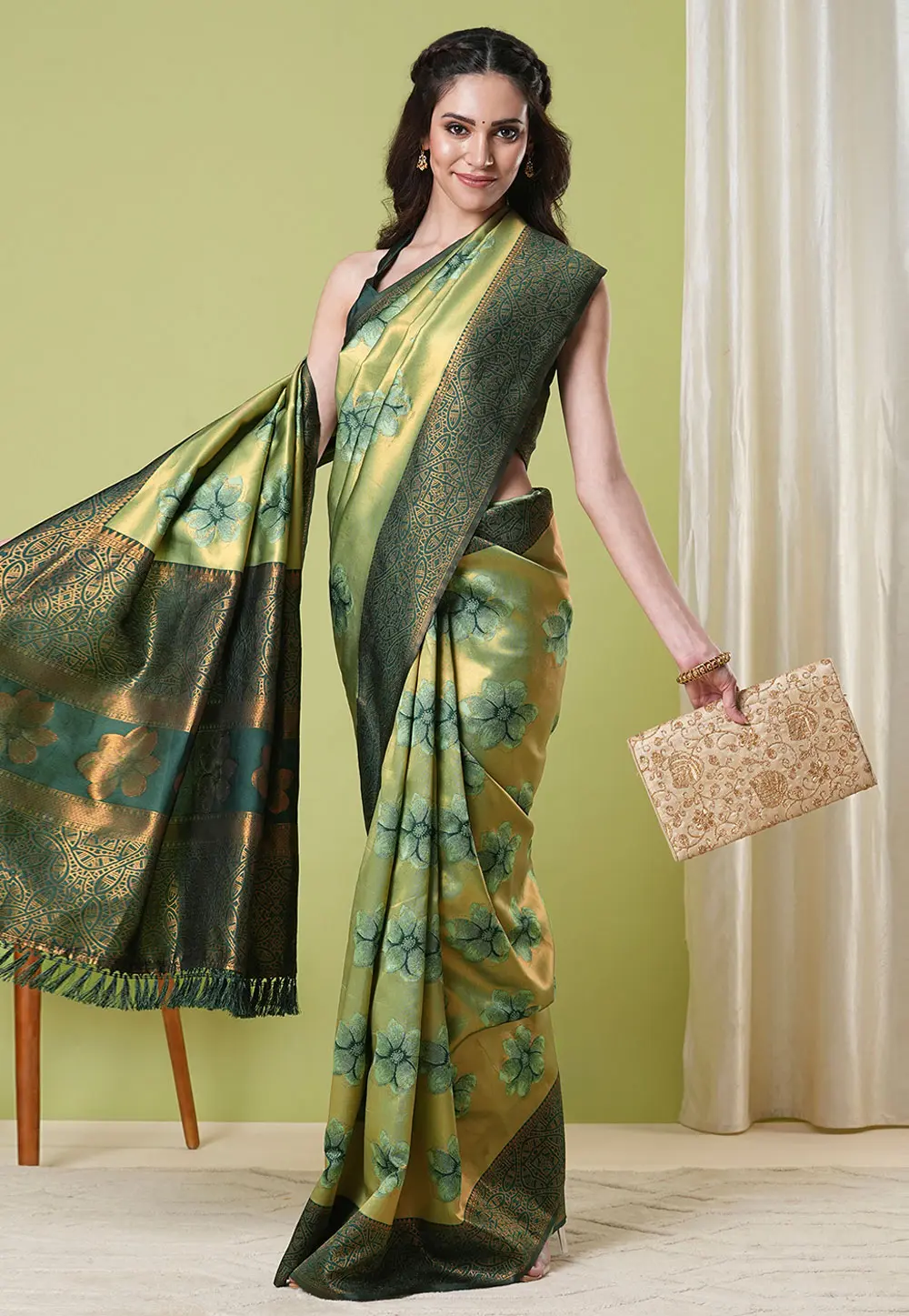 Pista Green Banarasi Silk Saree With Blouse 302826