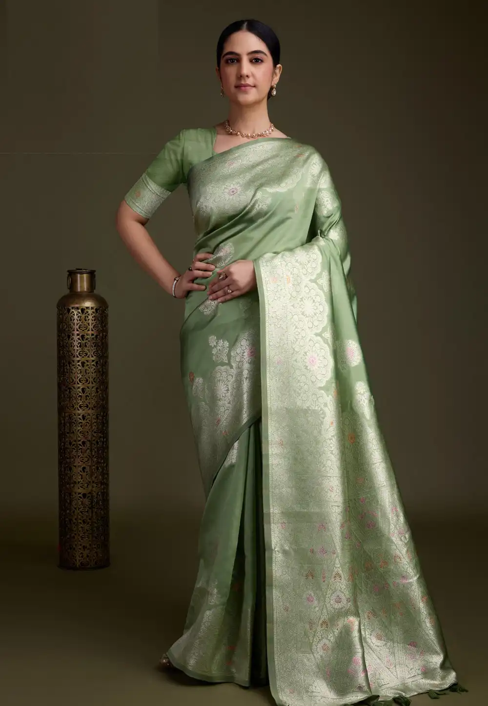 Pista Green Silk Saree With Blouse 291045