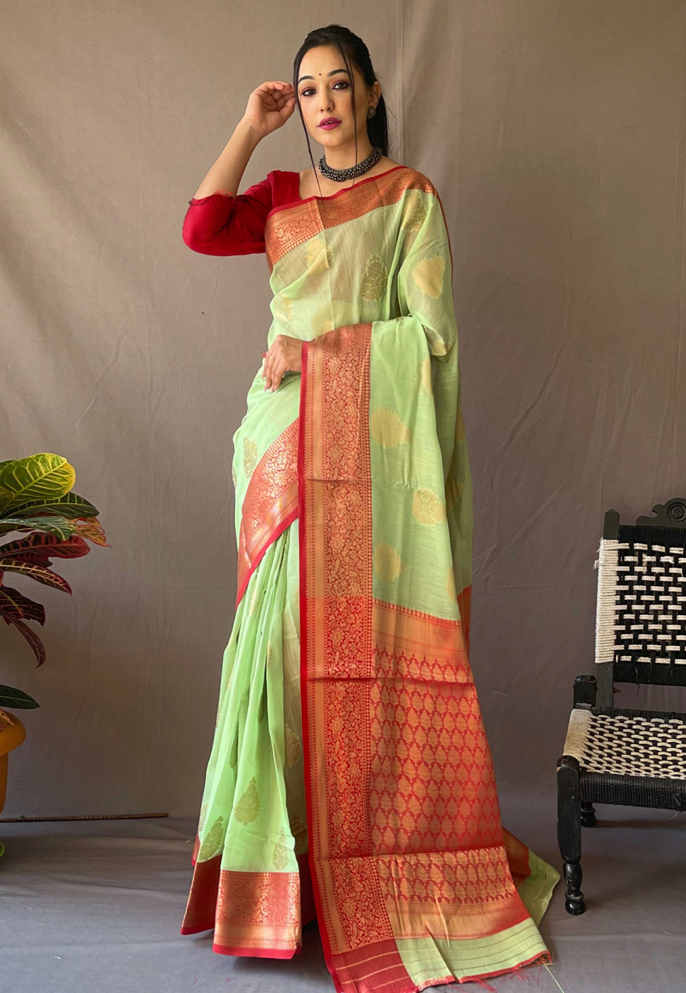 Pista Green Silk Saree With Blouse 287338