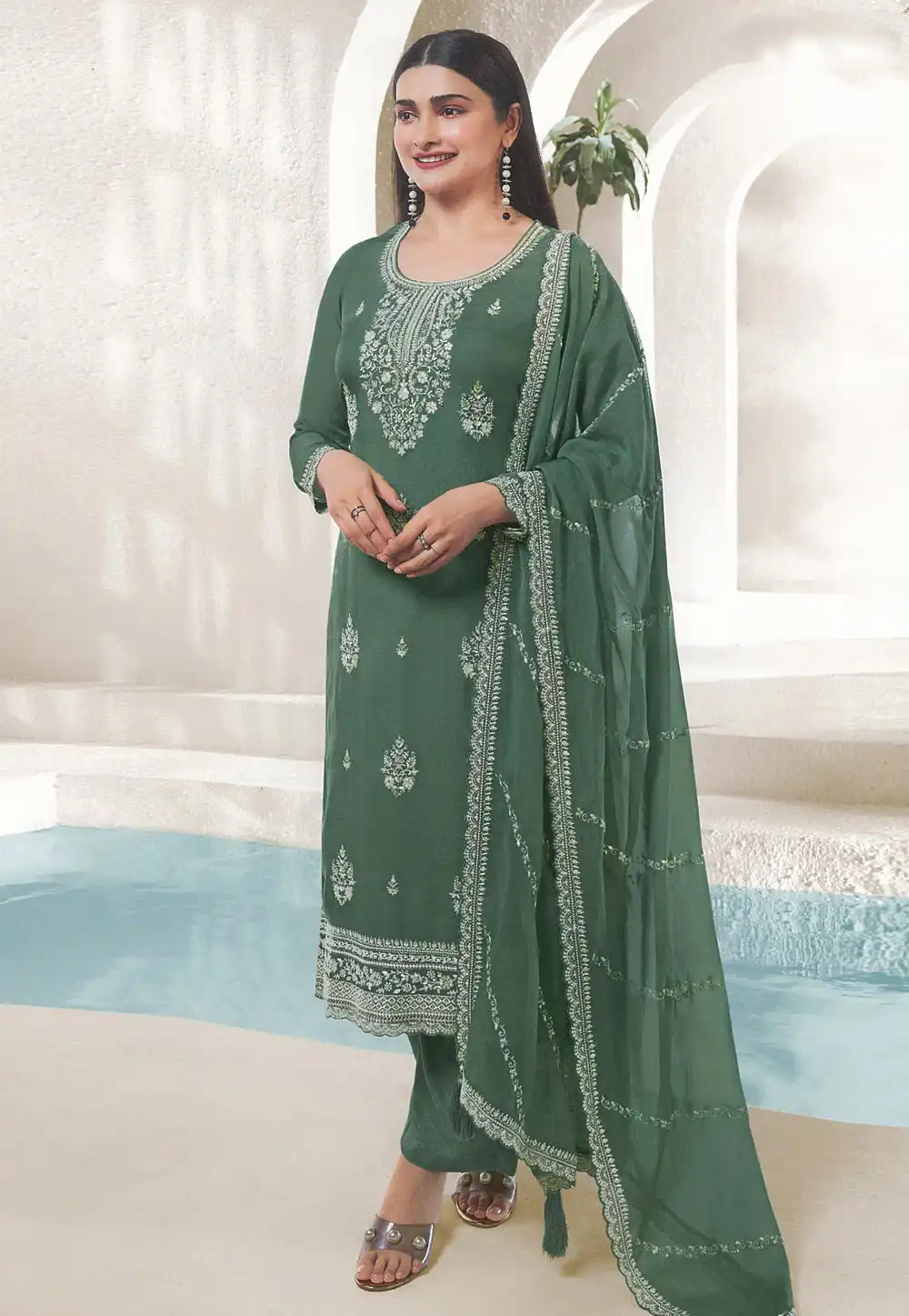 Prachi Desai Green Organza Pakistani Suit 288014