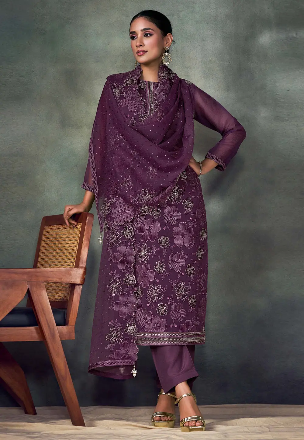 Purple Chiffon Embroidered Pakistani Suit 304039