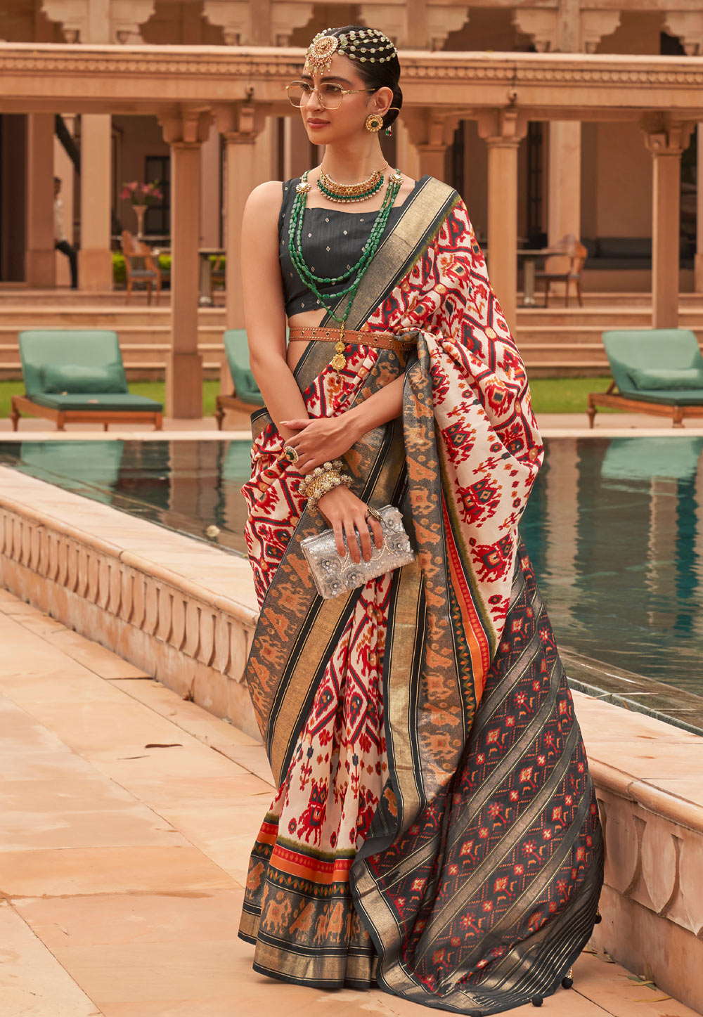 Off White Silk Saree With Blouse 255419