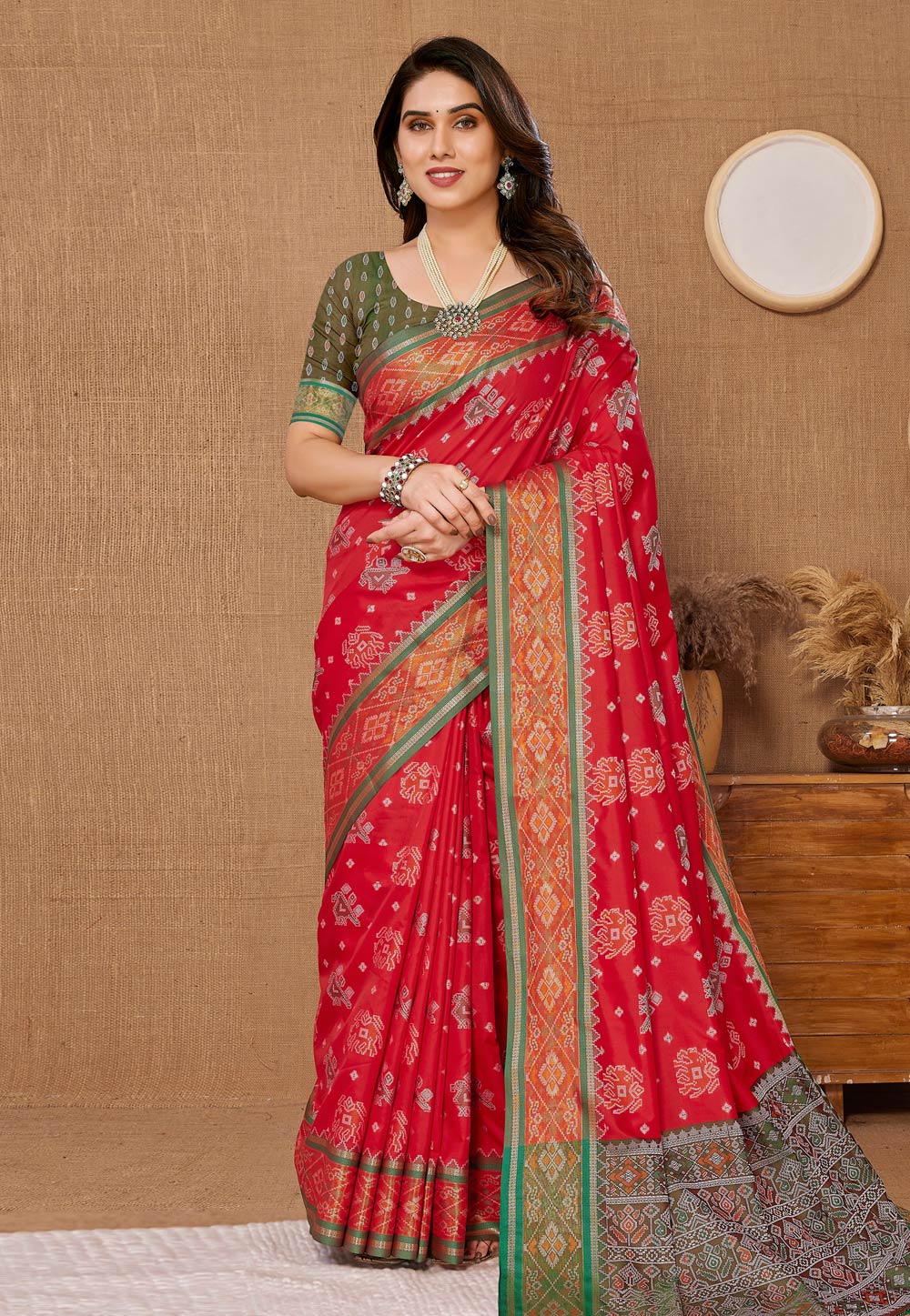 Red Banarasi Silk Saree 285464