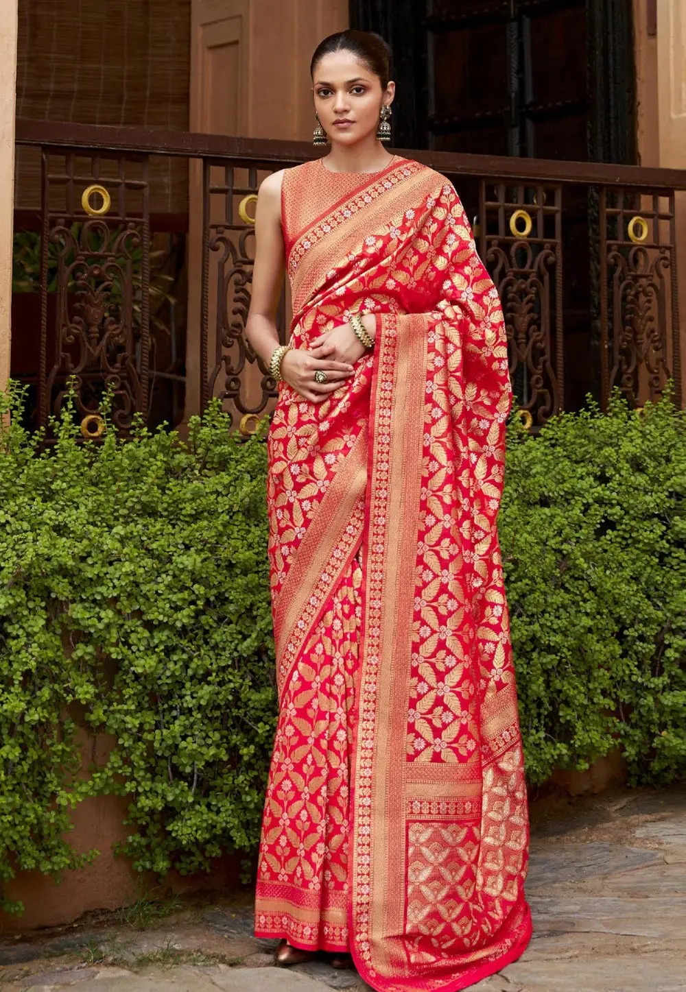 Red Banarasi Silk Saree With Blouse 298492