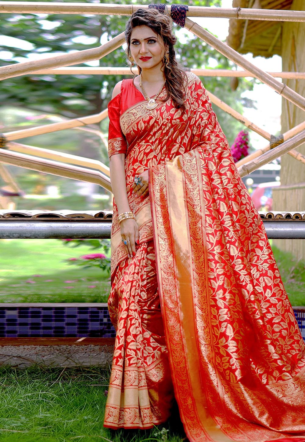 Red Banarasi Silk Saree With Blouse 286049