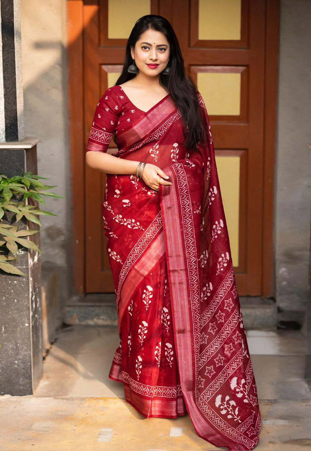 Red Linen Saree With Blouse 285898