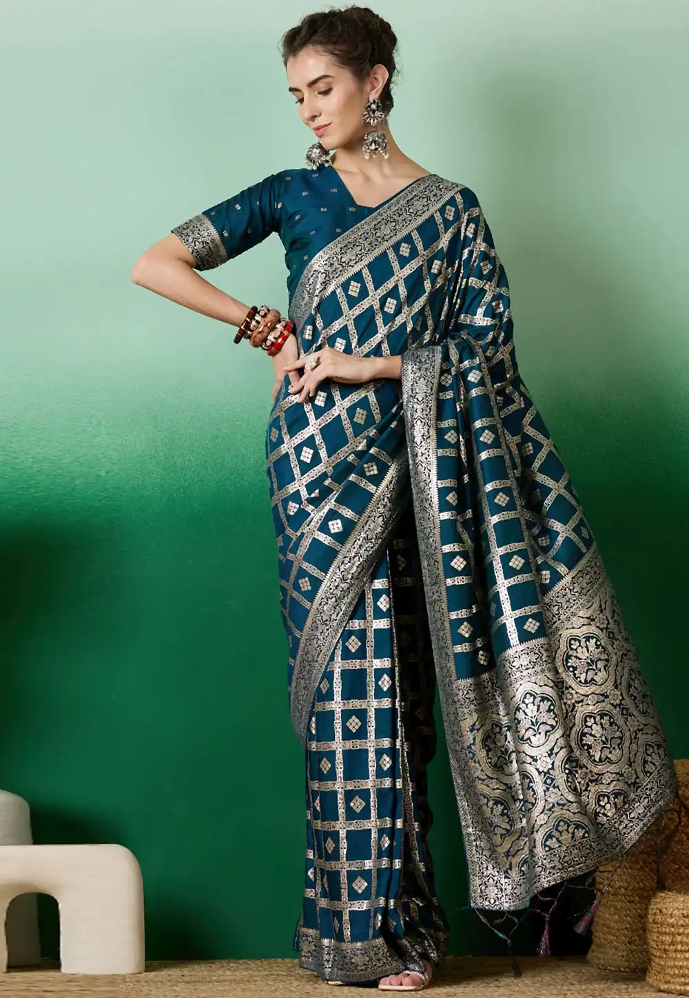 Teal Jacquard Silk Saree With Blouse 289627