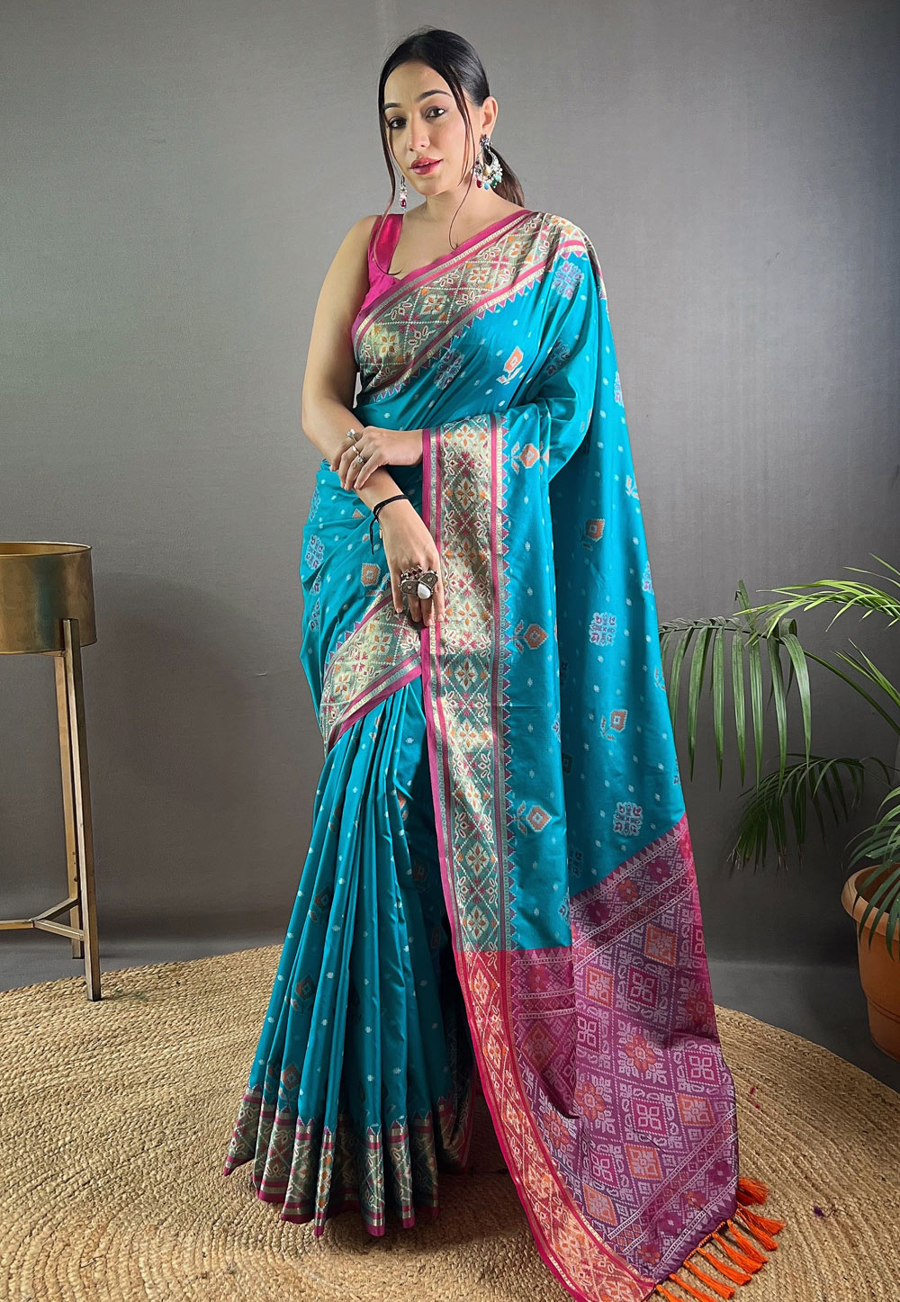 Turquoise Silk Saree With Blouse 287323