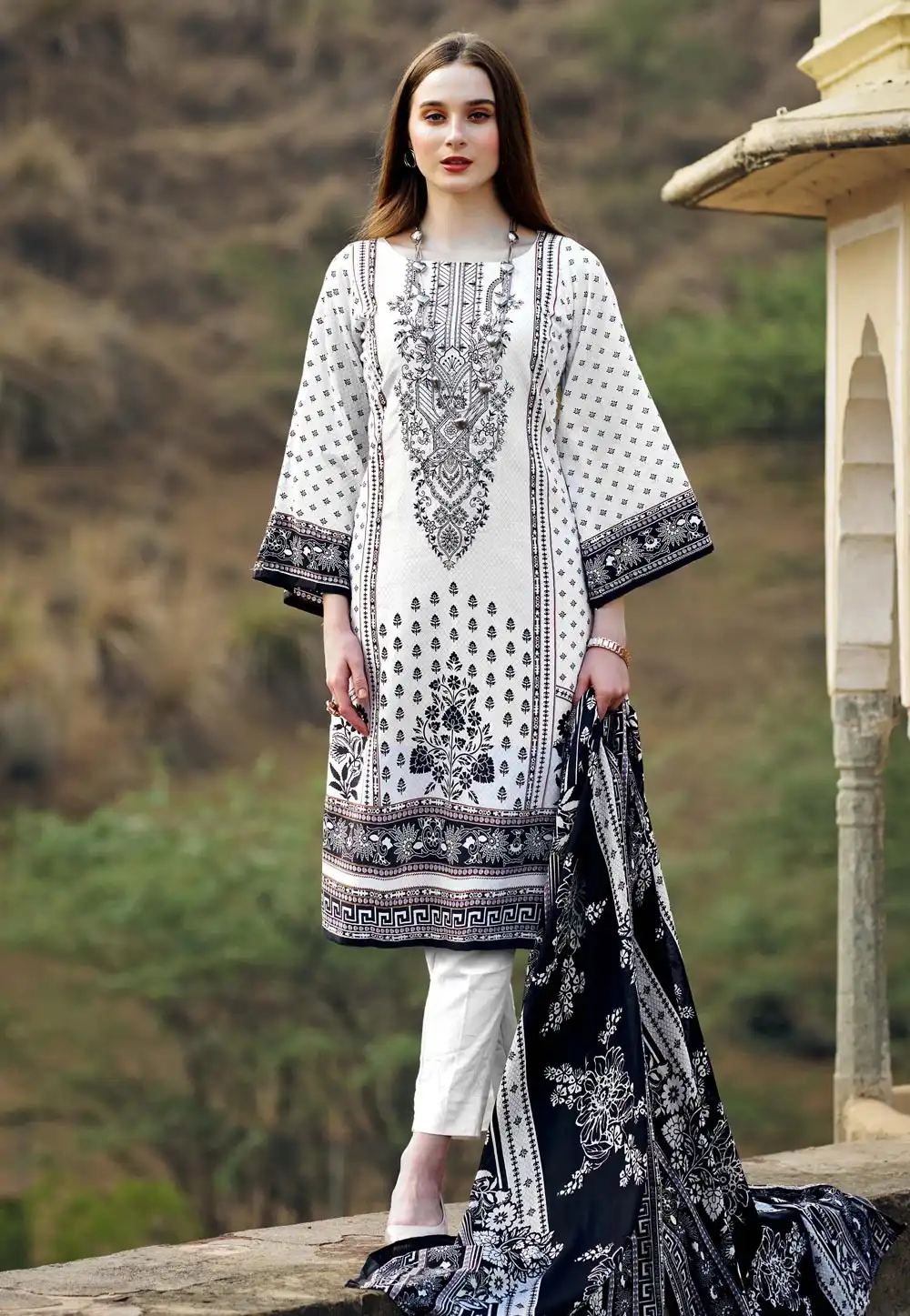 White Cotton Pakistani Suit 290436