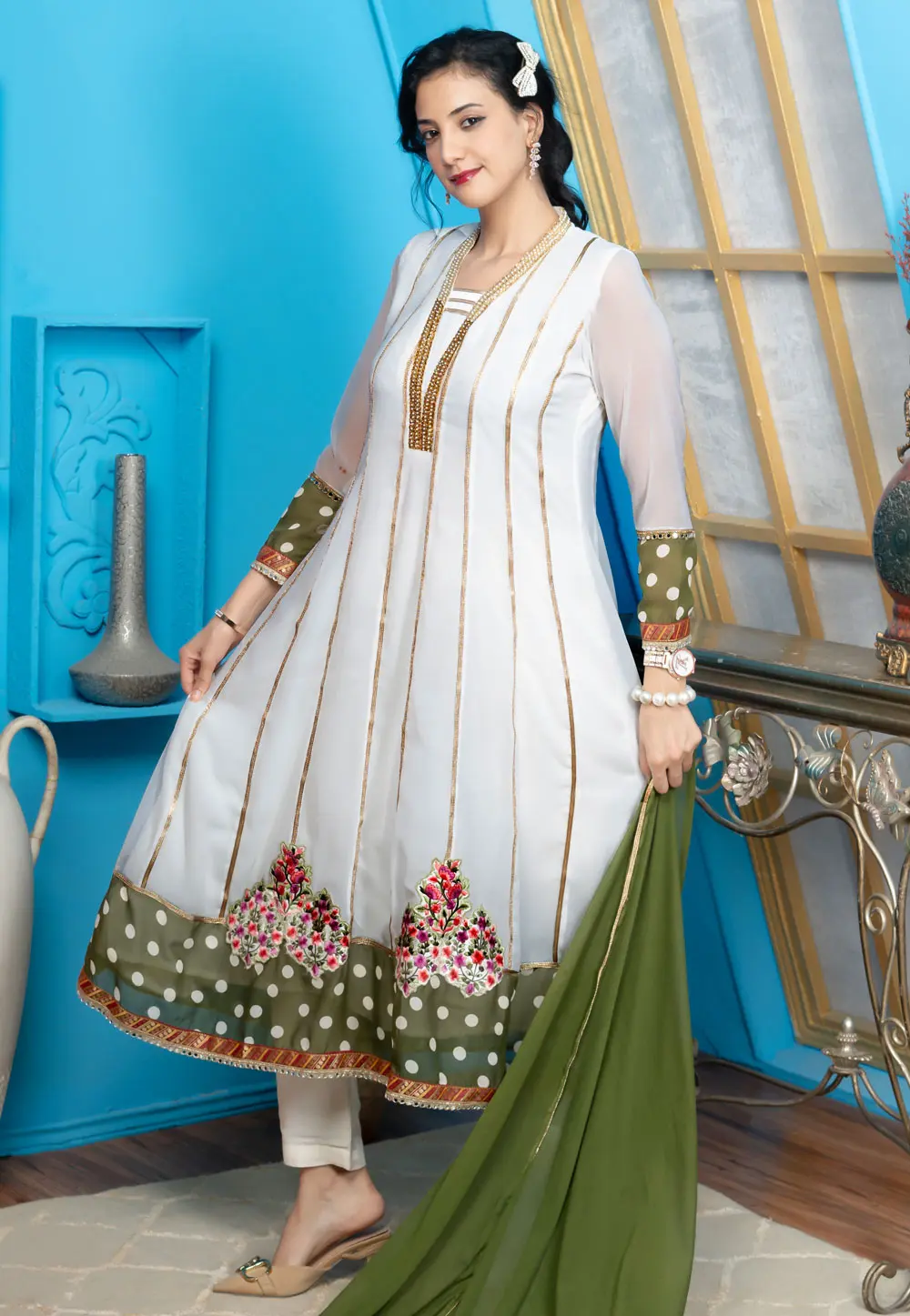 White Georgette Readymade Anarkali Suit 299083