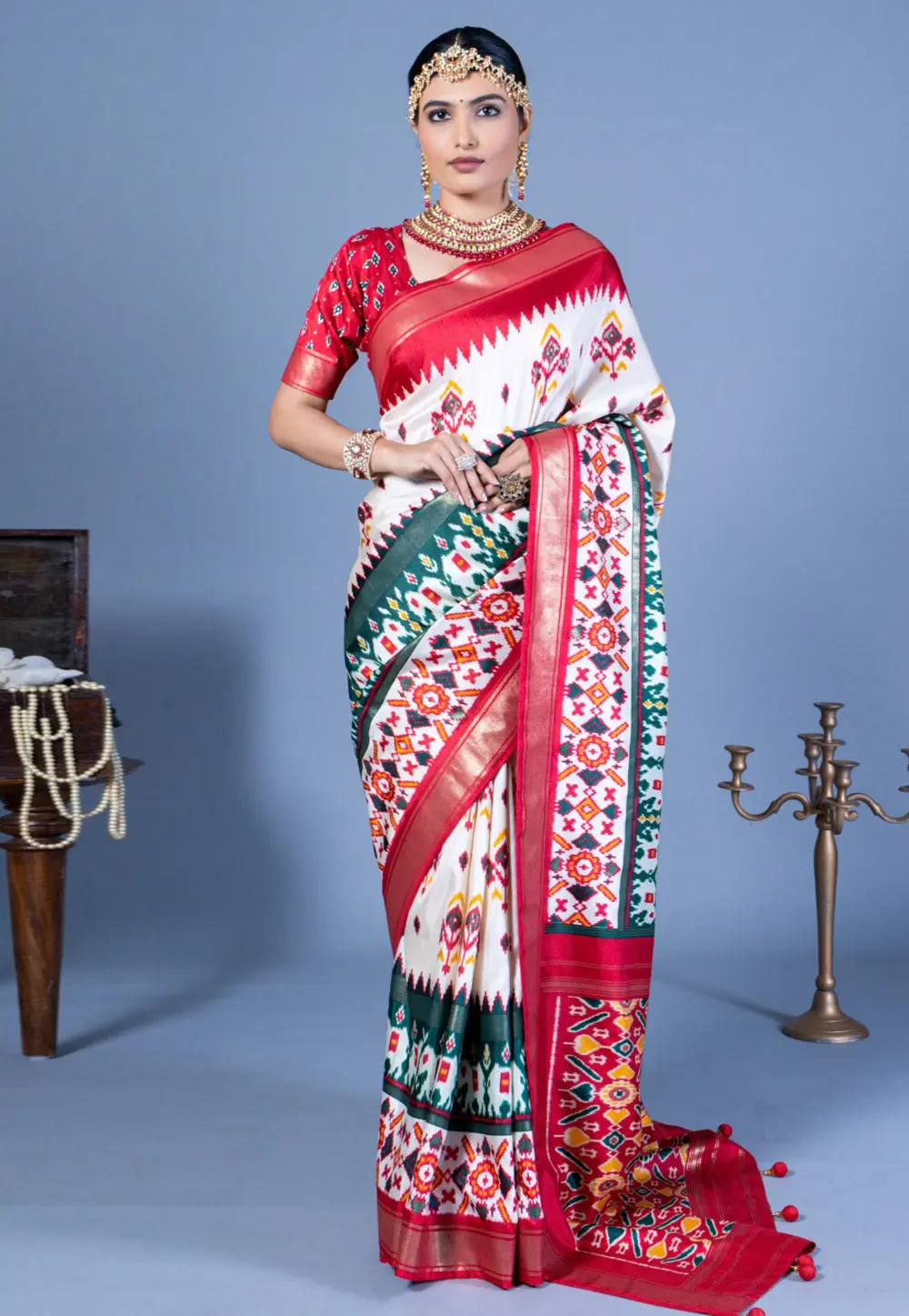 White Silk Saree With Blouse 303453