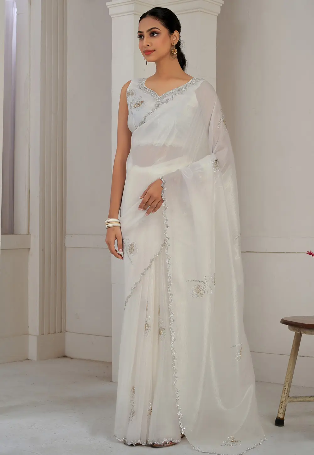 White Silk Saree With Blouse 299468