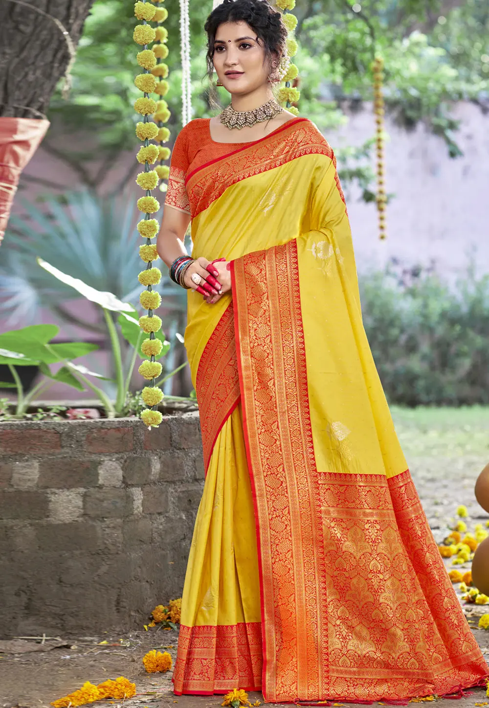 Yellow Art Silk Saree With Blouse 303089