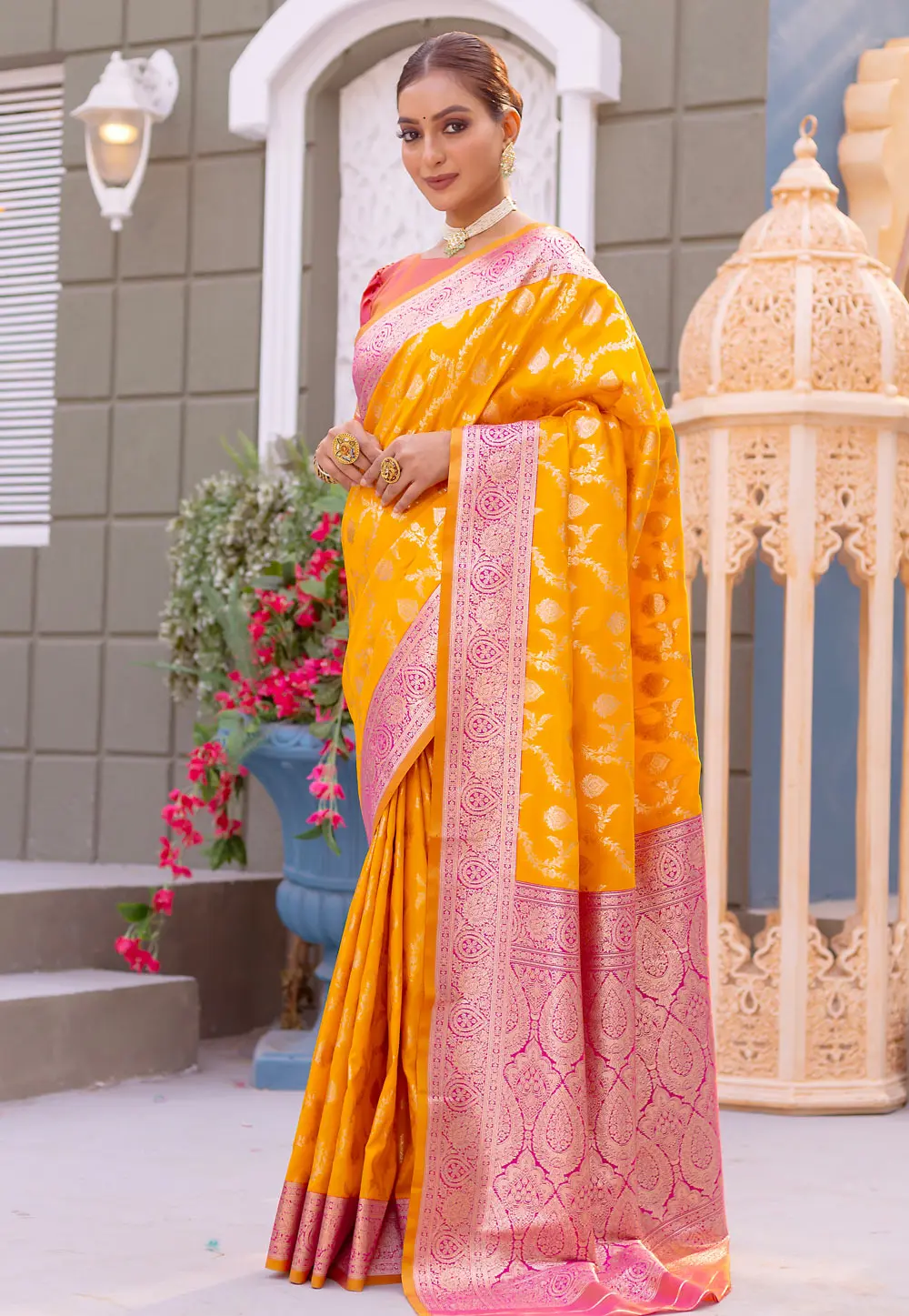 Yellow Banarasi Silk Saree With Blouse 299274