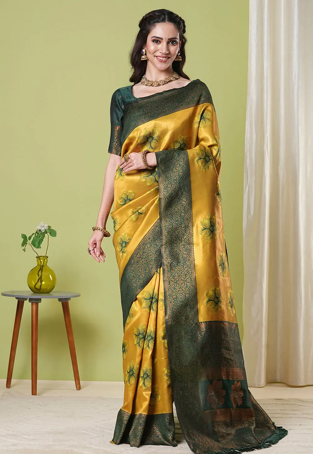 Yellow Banarasi Silk Saree With Blouse 302828