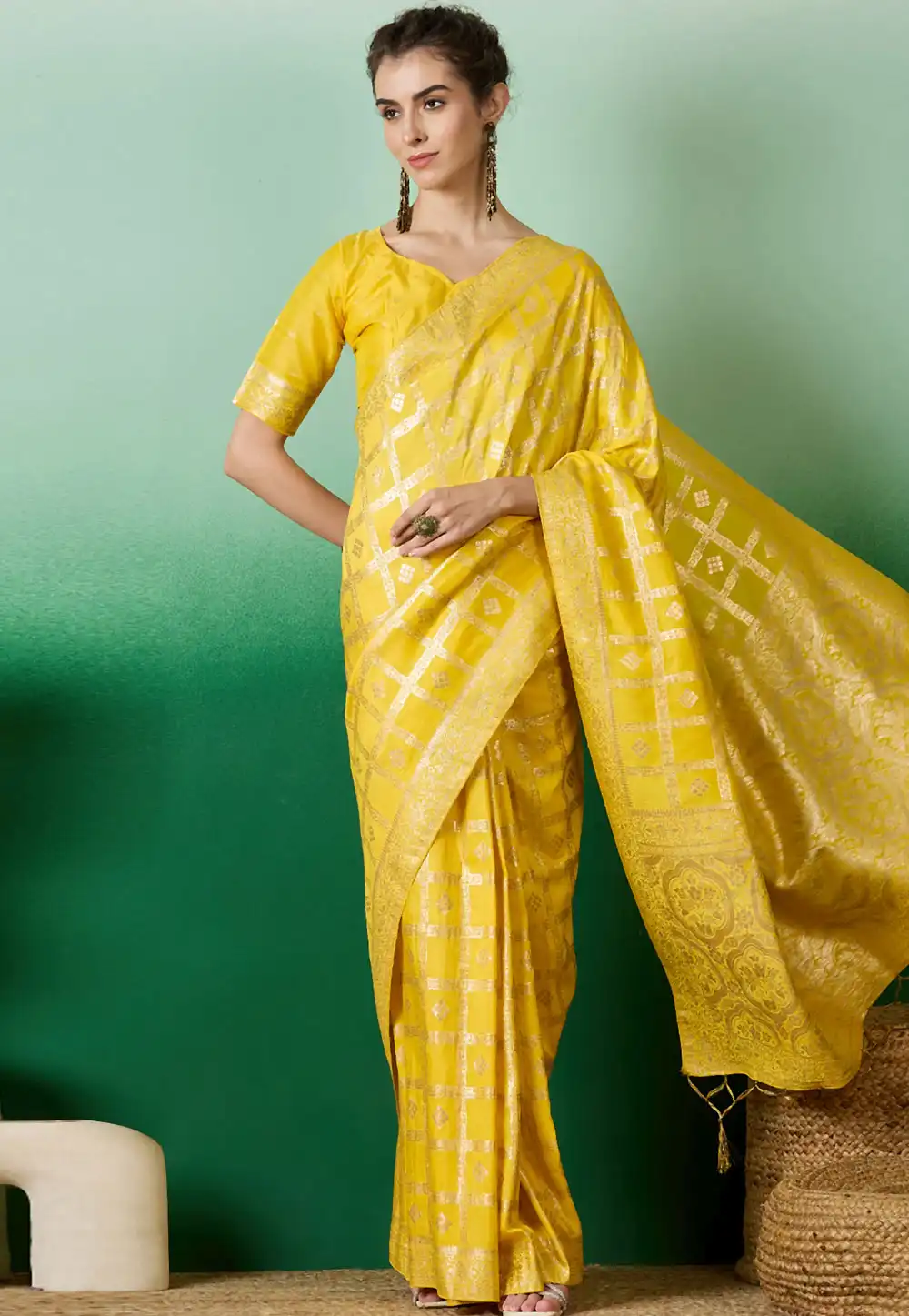 Yellow Jacquard Silk Saree With Blouse 289628