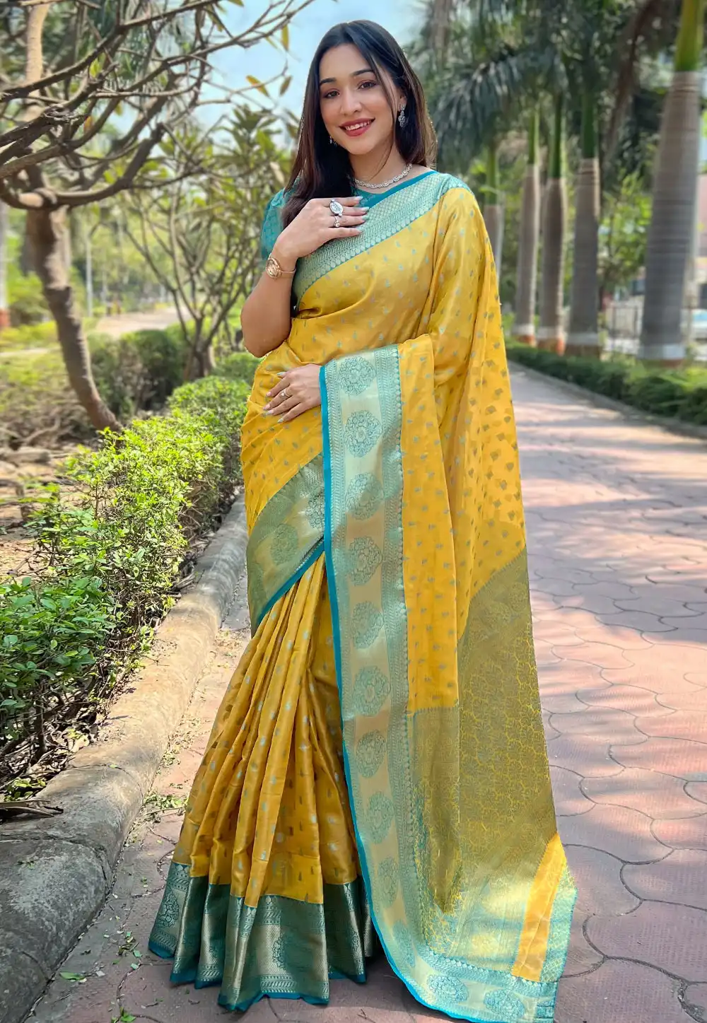 Yellow Tissue Silk Saree With Blouse 293577