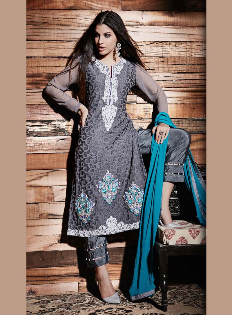Grey Faux Georgette Pakistani Style Suit 69401