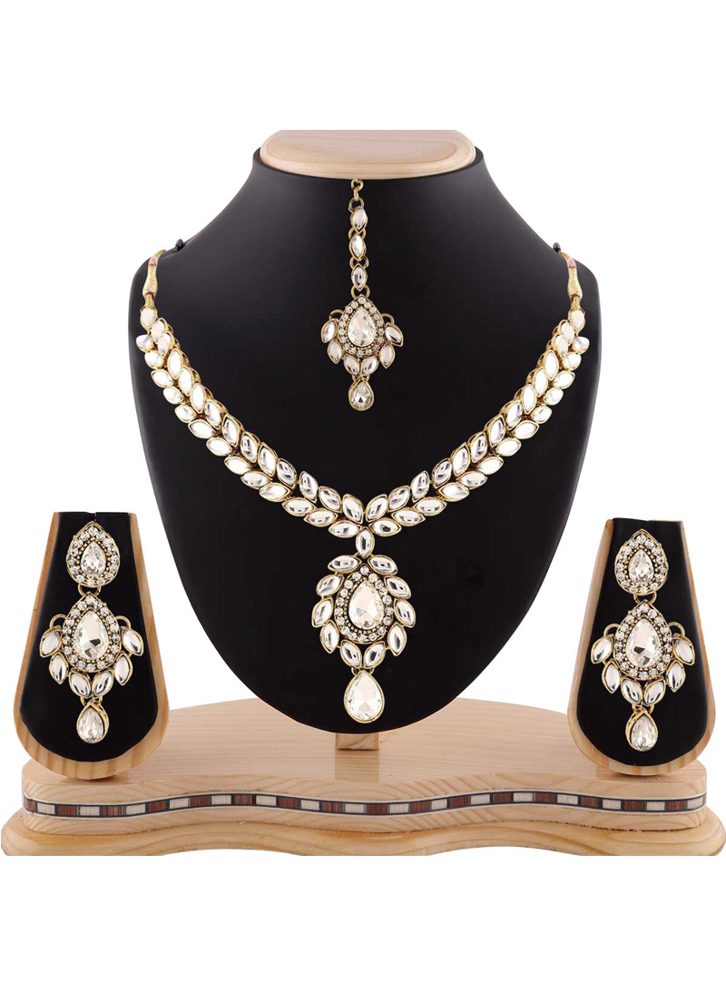 White Austrian Stone Necklace With Earrings and Maang Tikka 115248