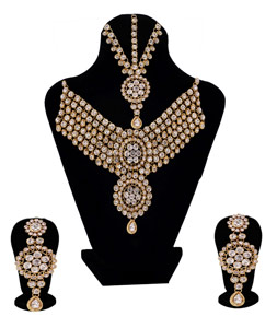 Silver Alloy Austrian Diamond Set With Earrings and Maang Tikka 128621