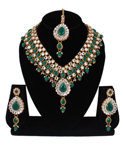 Green Alloy Necklace Set With Earrings and Maang Tikka 257303