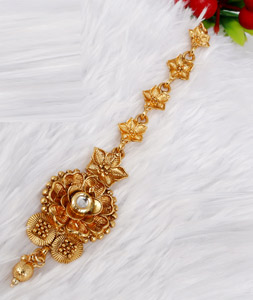 Golden Alloy Austrian Diamonds and Kundan Maang Tikka 272592