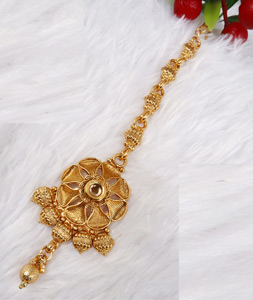 Golden Alloy Austrian Diamonds and Kundan Maang Tikka 272593