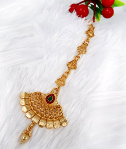 Golden Alloy Austrian Diamonds and Kundan Maang Tikka 272595