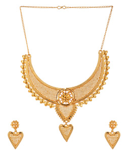 Golden Alloy Necklace Set With Earrings 224660