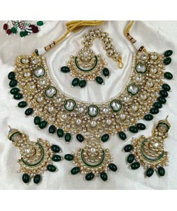 Green Alloy Necklace Set With Earrings and Maang Tikka 320254
