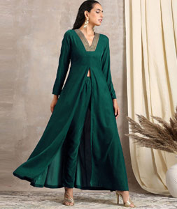 Green Velvet Kurta Set With Pant 306869