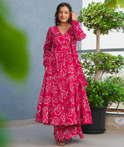 Magenta Rayon Kurta Set With Palazzo 319170