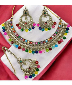 Multicolor Alloy Necklace Set With Earrings and Maang Tikka 313756