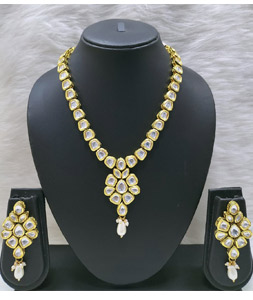 White Alloy Necklace With Earrings 314380